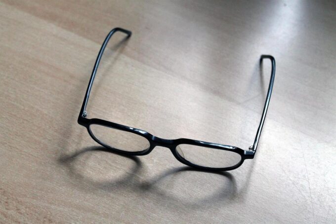 When you need new glasses fast, waiting weeks isn’t an option. Overnight Glasses has built its entire brand around one promise: delivering prescription eyeglasses and lenses faster than anyone else in the U.S.—often as soon as the next day, without sacrificing quality. Trusted by hundreds of thousands of customers, Overnight Glasses combines speed, premium materials, and a wide selection of designer frames to solve one of the most common eyewear frustrations: long turnaround times.